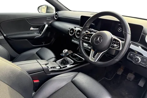 LL69KYZ Mercedes-Benz A Class 1.3 A180 Sport (Executive) Euro 6 (s/s) 5dr Thumbnail #9