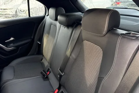 LL69KYZ Mercedes-Benz A Class 1.3 A180 Sport (Executive) Euro 6 (s/s) 5dr Thumbnail #15