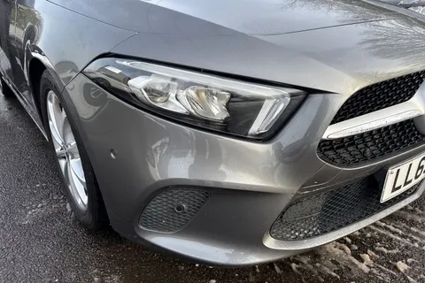 LL69KYZ Mercedes-Benz A Class 1.3 A180 Sport (Executive) Euro 6 (s/s) 5dr Thumbnail #18