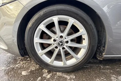 LL69KYZ Mercedes-Benz A Class 1.3 A180 Sport (Executive) Euro 6 (s/s) 5dr Thumbnail #25