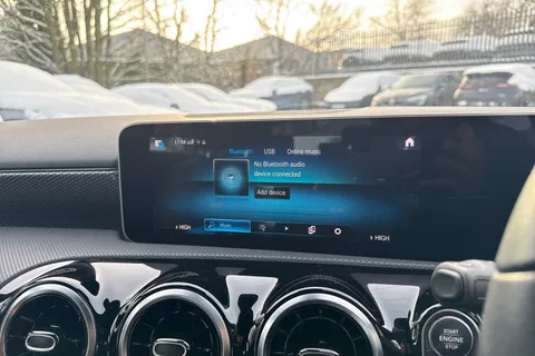 LL69KYZ Mercedes-Benz A Class 1.3 A180 Sport (Executive) Euro 6 (s/s) 5dr Thumbnail #38