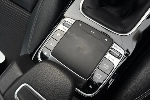 LL69KYZ Mercedes-Benz A Class 1.3 A180 Sport (Executive) Euro 6 (s/s) 5dr Thumbnail #42