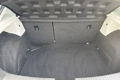 7 of 62 for SEAT Leon 2.0 TDI FR Euro 6 (s/s) 5dr