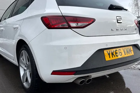 8 of 62 for SEAT Leon 2.0 TDI FR Euro 6 (s/s) 5dr