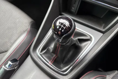 23 of 62 for SEAT Leon 2.0 TDI FR Euro 6 (s/s) 5dr