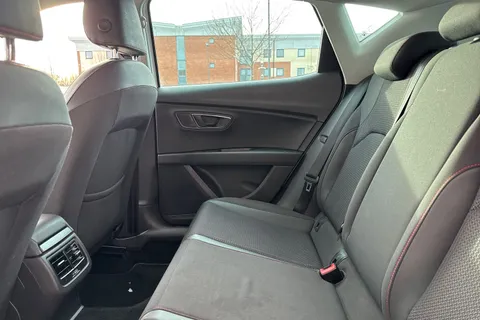 28 of 62 for SEAT Leon 2.0 TDI FR Euro 6 (s/s) 5dr