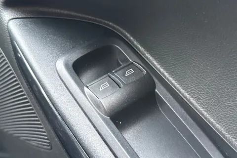 MH68DTK Ford Ka+ 1.2 Ti-VCT Zetec Euro 6 (s/s) 5dr Thumbnail #35