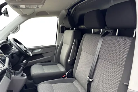 PK74OAJ Volkswagen Transporter T28 Panel van Highline SWB 110 PS 2.0 TDI 5sp Manual Thumbnail #16