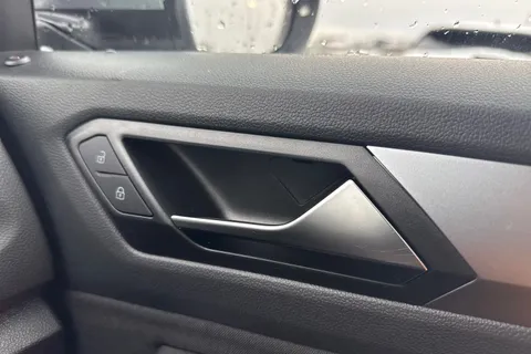 YS25VLU Volkswagen T-Roc 1.0 TSI 115 Match 5dr, **REAR VIEW CAMERA** Thumbnail #18