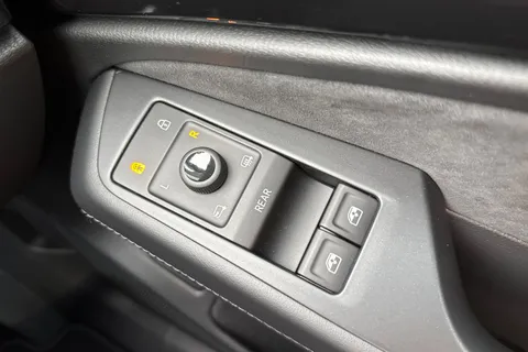 MV75UMD Volkswagen Id.7 250kW 4MOTION GTX Plus 86kWh 5dr Auto, **VAT QUALIFYING** Thumbnail #21