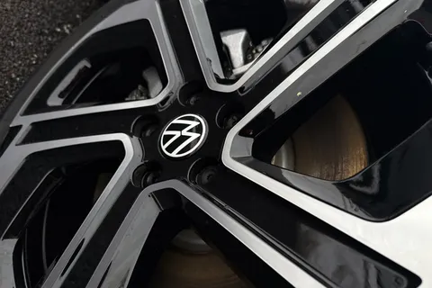 MV75UMD Volkswagen Id.7 250kW 4MOTION GTX Plus 86kWh 5dr Auto, **VAT QUALIFYING** Thumbnail #27