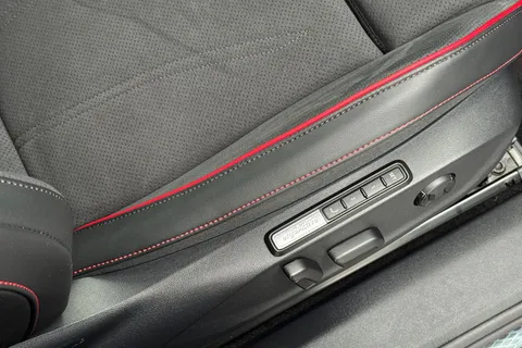 MV75UMD Volkswagen Id.7 250kW 4MOTION GTX Plus 86kWh 5dr Auto, **VAT QUALIFYING** Thumbnail #35