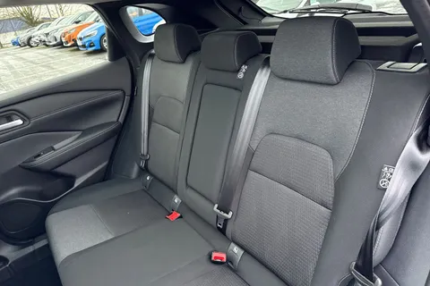 KR71ZGG Nissan Qashqai 1.3 DIG-T MHEV N-Connecta XTRON Euro 6 (s/s) 5dr Thumbnail #18