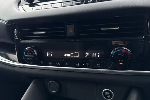 KR71ZGG Nissan Qashqai 1.3 DIG-T MHEV N-Connecta XTRON Euro 6 (s/s) 5dr Thumbnail #21