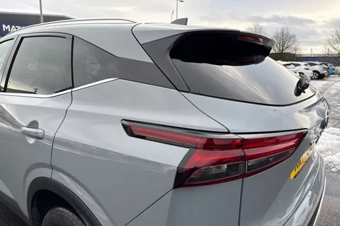 KR71ZGG Nissan Qashqai 1.3 DIG-T MHEV N-Connecta XTRON Euro 6 (s/s) 5dr Thumbnail #29