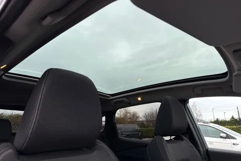 KR71ZGG Nissan Qashqai 1.3 DIG-T MHEV N-Connecta XTRON Euro 6 (s/s) 5dr Thumbnail #36