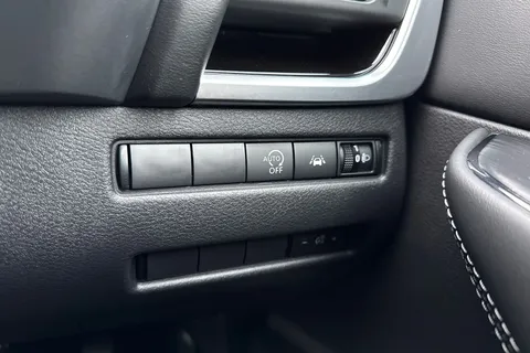 KR71ZGG Nissan Qashqai 1.3 DIG-T MHEV N-Connecta XTRON Euro 6 (s/s) 5dr Thumbnail #43