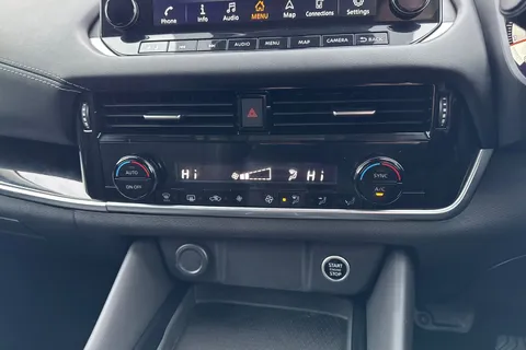 KR71ZGG Nissan Qashqai 1.3 DIG-T MHEV N-Connecta XTRON Euro 6 (s/s) 5dr Thumbnail #54