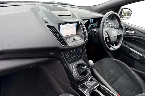 KX19ECP Ford Kuga 2.0 TDCi EcoBlue ST-Line Euro 6 (s/s) 5dr Thumbnail #14