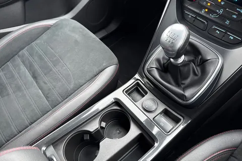 KX19ECP Ford Kuga 2.0 TDCi EcoBlue ST-Line Euro 6 (s/s) 5dr Thumbnail #22