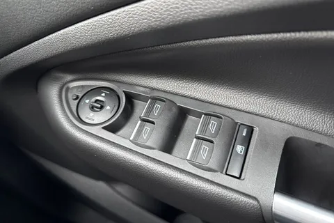 KX19ECP Ford Kuga 2.0 TDCi EcoBlue ST-Line Euro 6 (s/s) 5dr Thumbnail #39