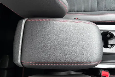 KX19ECP Ford Kuga 2.0 TDCi EcoBlue ST-Line Euro 6 (s/s) 5dr Thumbnail #56