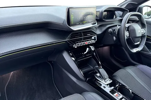 PX70WVD PEUGEOT 208 1.2 PureTech GT Line EAT Euro 6 (s/s) 5dr Thumbnail #8