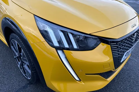 PX70WVD PEUGEOT 208 1.2 PureTech GT Line EAT Euro 6 (s/s) 5dr Thumbnail #16