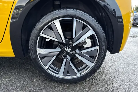 PX70WVD PEUGEOT 208 1.2 PureTech GT Line EAT Euro 6 (s/s) 5dr Thumbnail #22