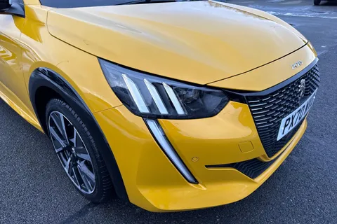 PX70WVD PEUGEOT 208 1.2 PureTech GT Line EAT Euro 6 (s/s) 5dr Thumbnail #24