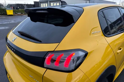 PX70WVD PEUGEOT 208 1.2 PureTech GT Line EAT Euro 6 (s/s) 5dr Thumbnail #31