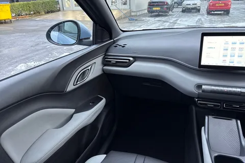 DC75MKE BYD Dolphin Surf 30kWh Active Auto 5dr Thumbnail #14