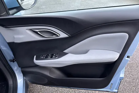 DC75MKE BYD Dolphin Surf 30kWh Active Auto 5dr Thumbnail #17