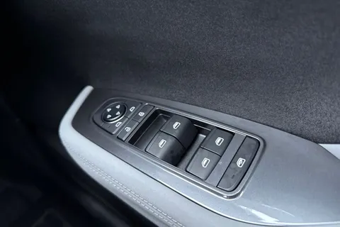 DC75MKE BYD Dolphin Surf 30kWh Active Auto 5dr Thumbnail #39