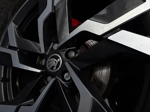 DA71RLO Škoda Kodiaq 2.0 TSI vRS DSG 4WD Euro 6 (s/s) 5dr (7 Seat) Thumbnail #29