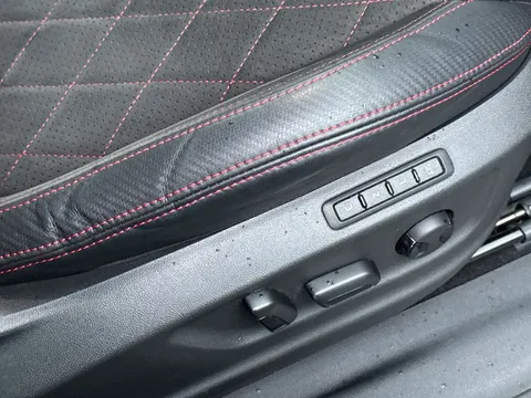 DA71RLO Škoda Kodiaq 2.0 TSI vRS DSG 4WD Euro 6 (s/s) 5dr (7 Seat) Thumbnail #36