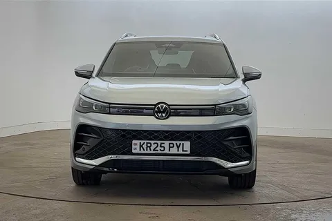 KR25PYL Volkswagen Tiguan 2.0 TDI R-Line 5dr DSG⭐ IQ lights, Sunroof, Info & Driver Package⭐ Thumbnail #8