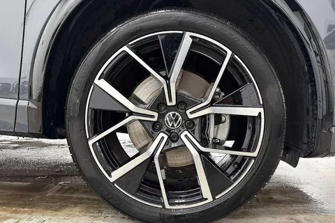 KR25XBD Volkswagen Tiguan 1.5 TSI 272 eHybrid R-Line DSG⭐IQ Lights, Info Package pack, Sunroof⭐ Thumbnail #5