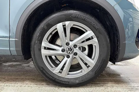 DC25ZXZ Volkswagen T-Roc 1.5 TSI R-Line 5dr DSG ⭐Rear view camera, Heated seats⭐ Thumbnail #6