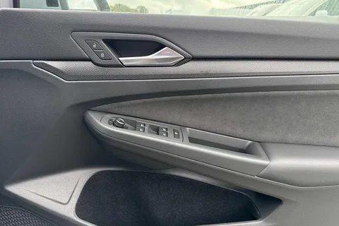 CX75KLV Volkswagen Golf 1.5 TSI 150 R-Line 5dr Thumbnail #19