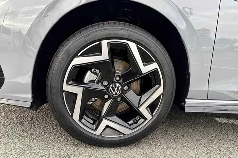 CX75KLV Volkswagen Golf 1.5 TSI 150 R-Line 5dr Thumbnail #23