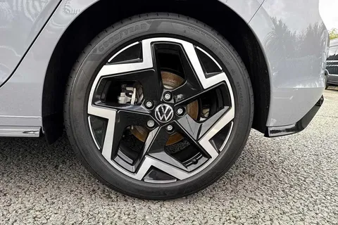 CX75KLV Volkswagen Golf 1.5 TSI 150 R-Line 5dr Thumbnail #25