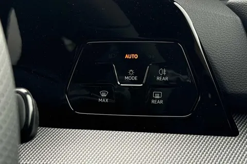 CX75KLV Volkswagen Golf 1.5 TSI 150 R-Line 5dr Thumbnail #29