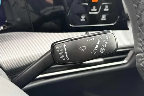 CX75KLV Volkswagen Golf 1.5 TSI 150 R-Line 5dr Thumbnail #30