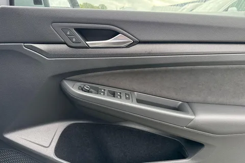 CX75KLV Volkswagen Golf 1.5 TSI 150 R-Line 5dr Thumbnail #64