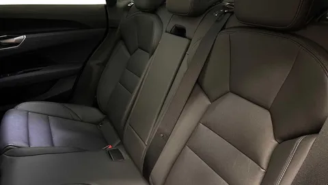 NG23EGY Audi e-tron GT    quattro 350,00 kW Thumbnail #8