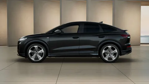  Audi Q4 e-tron 45 Black Edition Sportback Auto 5dr 82kWh Thumbnail #3