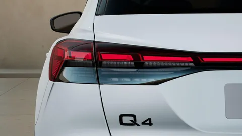  Audi Q4 e-tron 45 Black Edition Auto 5dr 82kWh Thumbnail #7