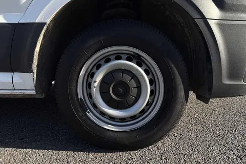 DE74OHN Volkswagen Crafter 2.0 TDI 140PS Commerce High Roof Van Thumbnail #5