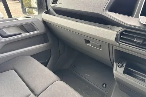 DE74OHN Volkswagen Crafter 2.0 TDI 140PS Commerce High Roof Van Thumbnail #14